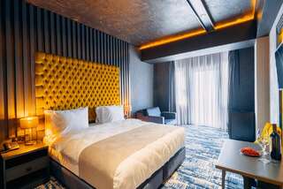 Отель Tapis Rouge Boutique Hotel Батуми Двухместный номер Делюкс с 1 кроватью или 2 отдельными кроватями и видом на море-2