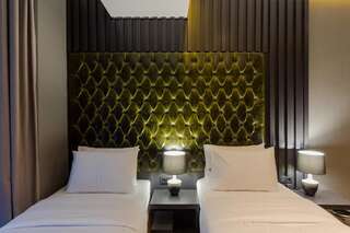 Отель Tapis Rouge Boutique Hotel Батуми Двухместный номер Делюкс с 2 отдельными кроватями и балконом-3